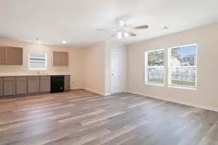 299 Red Clover, Livingston, TX 77351 - Photo 3