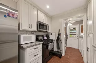 2111 Hickory Ln, Pasadena, TX 77502 - Photo 13