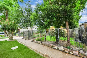 729 E 9th St, Houston, TX 77007 - Photo 9