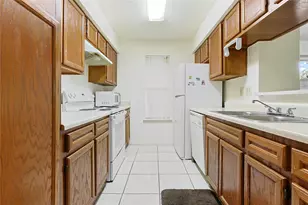 10555 Turtlewood Ct, Houston, TX 77072 - Photo 7