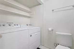 10555 Turtlewood Ct, Houston, TX 77072 - Photo 15