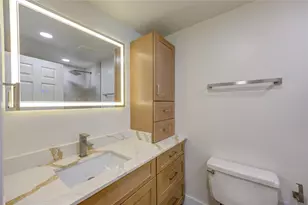 2001 Holcombe Blvd, Houston, TX 77030 - Photo 33