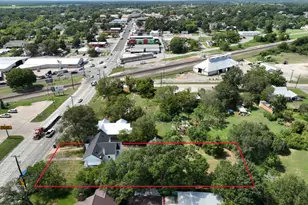 628 E Main St, Bellville, TX 77418 - Photo 5