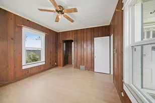 628 E Main St, Bellville, TX 77418 - Photo 21