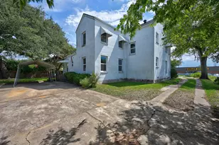 628 E Main St, Bellville, TX 77418 - Photo 31