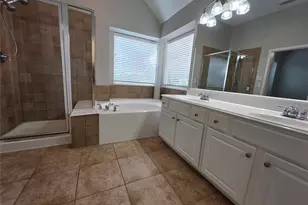 5221 Cottonwood Creek Ln, League City, TX 77573 - Photo 13