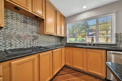 206 W Greywing Circle, The Woodlands, TX 77382 - Photo 17