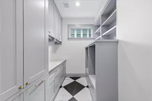 404 Avondale St, Houston, TX 77006 - Photo 15