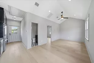 404 Avondale St, Houston, TX 77006 - Photo 45
