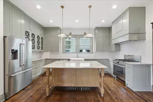 404 Avondale St, Houston, TX 77006 - Photo 9