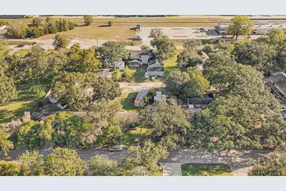 404 West 3rd St, League City, TX 77573 - Photo 3