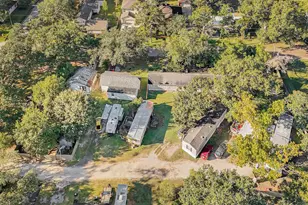 404 West 3rd St, League City, TX 77573 - Photo 5