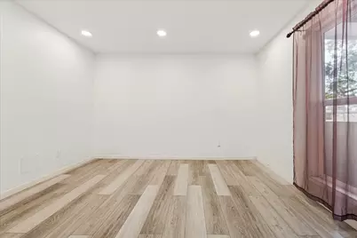 4450 Sherwood Lane #8, Houston, TX 77092 - Photo 7