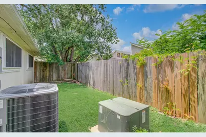 10606 Beckfield Drive, Houston, TX 77099 - Photo 43