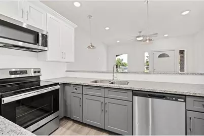 5025 Mallow Street #A and B, Houston, TX 77033 - Photo 3