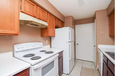 9700 Leawood Boulevard #1210, Houston, TX 77099 - Photo 7