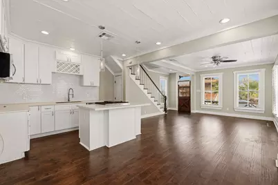 1011 Sealy Street, Galveston, TX 77550 - Photo 13