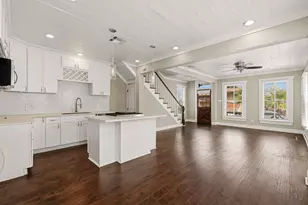 1011 Sealy St, Galveston, TX 77550 - Photo 13