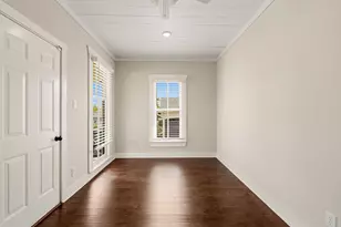 1011 Sealy St, Galveston, TX 77550 - Photo 25