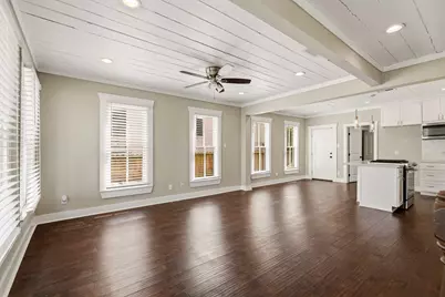 1011 Sealy Street, Galveston, TX 77550 - Photo 3