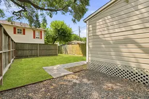 1011 Sealy St, Galveston, TX 77550 - Photo 27