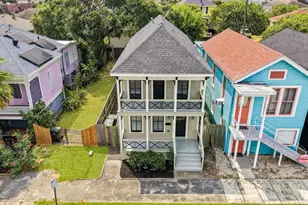 1011 Sealy St, Galveston, TX 77550 - Photo 33