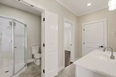 1011 Sealy Street, Galveston, TX 77550 - Photo 23