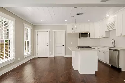 1011 Sealy Street, Galveston, TX 77550 - Photo 7