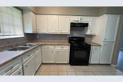 8303 Saint Lo Road, Houston, TX 77033 - Photo 7