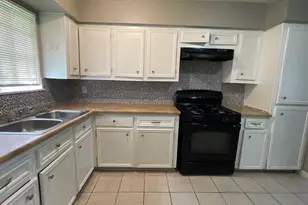 8303 St Lo Rd, Houston, TX 77033 - Photo 7