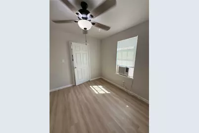 7427 Avenue I #C, Houston, TX 77011 - Photo 7