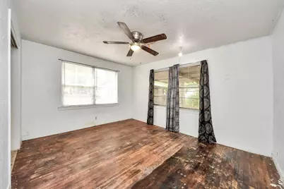204 S 4th Street, Alvin, TX 77511 - Photo 25