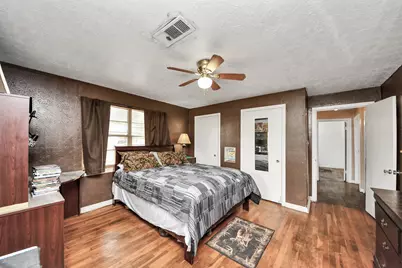204 S 4th Street, Alvin, TX 77511 - Photo 19