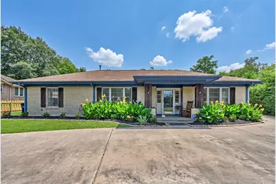407 W Alamo Street, Brenham, TX 77833 - Photo 1
