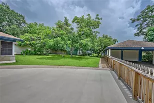407 W Alamo St, Brenham, TX 77833 - Photo 39