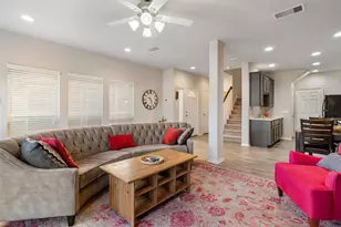 523 N 1st St, La Porte, TX 77571 - Photo 3