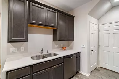 523 N 1st Street, La Porte, TX 77571 - Photo 5