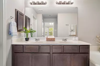 523 N 1st Street, La Porte, TX 77571 - Photo 13