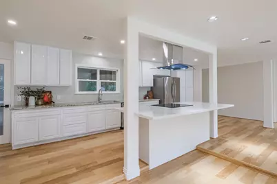 10328 Shadow Oaks Drive, Houston, TX 77043 - Photo 11