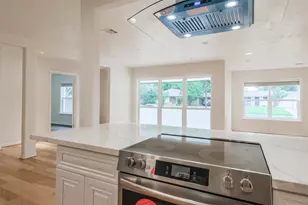 10328 Shadow Oaks Dr, Houston, TX 77043 - Photo 17