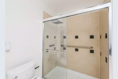 10328 Shadow Oaks Drive, Houston, TX 77043 - Photo 27