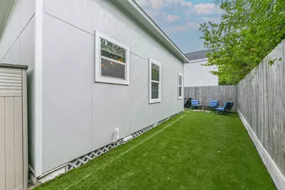 213 N Hutcheson Street, Houston, TX 77003 - Photo 37