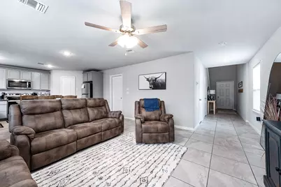 2015 Avenue H, Danbury, TX 77534 - Photo 5