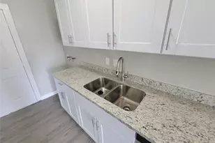 4909 Holloway Dr, Houston, TX 77048 - Photo 13