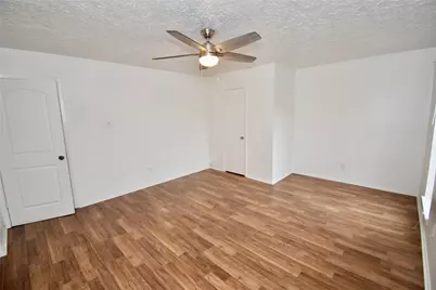19539 Lazy Valley Drive, Katy, TX 77449 - Photo 9