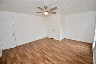 19539 Lazy Valley Dr, Katy, TX 77449 - Photo 9
