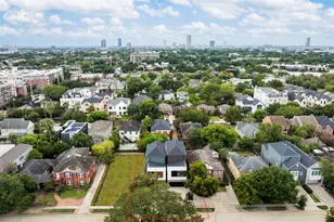1636 Castle Ct, Houston, TX 77006 - Photo 45