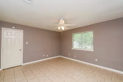 8607 Crystal Cove Circle, Houston, TX 77044 - Photo 9