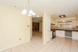 8607 Crystal Cove Cir, Houston, TX 77044 - Photo 7
