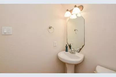 3206 Holly Crossing Drive, Houston, TX 77042 - Photo 5